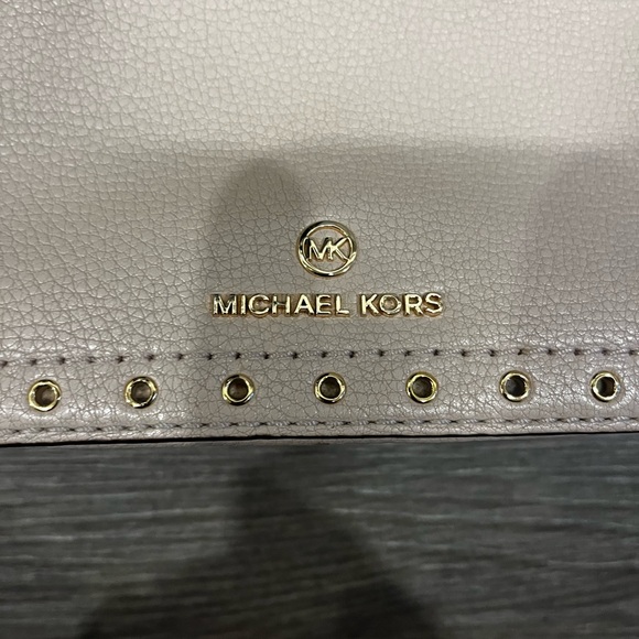 pale pink leather MICHEAL KORS handbag 💫💫 - Picture 3 of 6